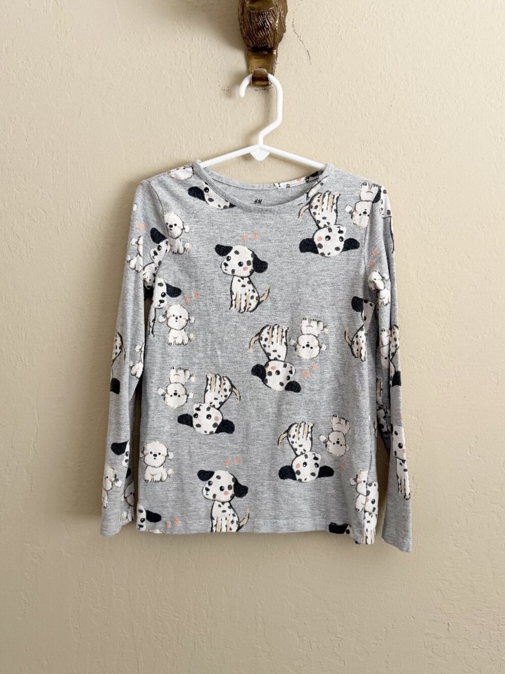 H&M Tee • Dogs • 6/7 Years